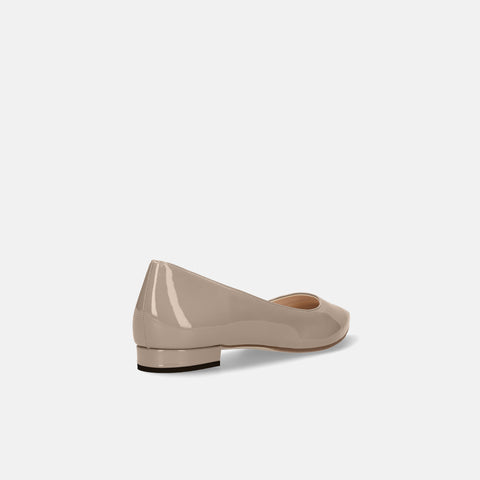 予約：2026SS：iCoN COLORS：ポインテッドトゥ フラットシューズ（C20143）グレージュE