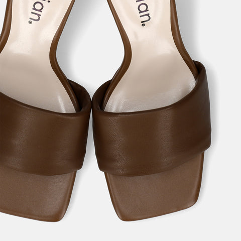 25%OFF：ワイドスクエアトゥ パデッド ミュール（m65109）ダークブラウン/CS/mamian（マミアン）